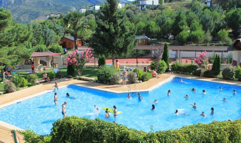 PISCINA BARASONA
