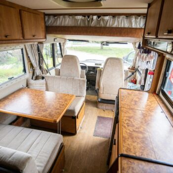 8. Suelo caravana