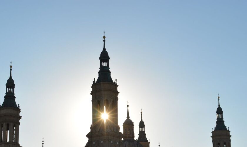 2. Descubre El Pilar en Zaragoza desde Lago Resort